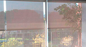 Instalacion de estores enrollables y cortinas screen en Badalona.