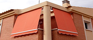 Instalacion de toldos verticales stor en Badalona.
